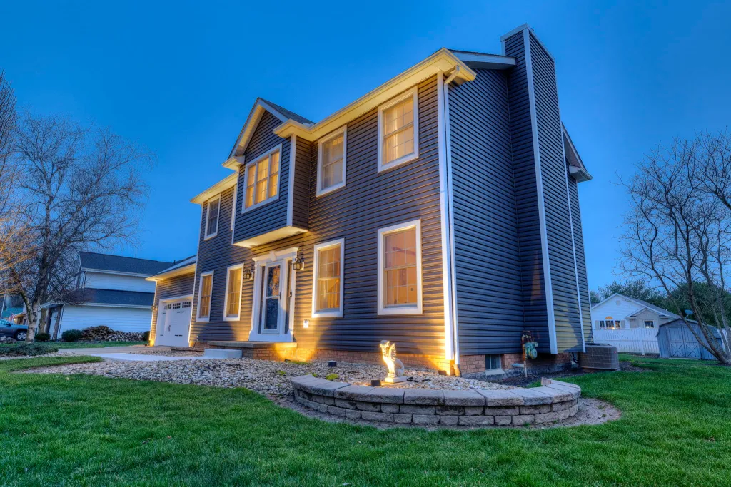 1-web-or-mls-210-Wyandotte-Trail-SW_52 (1)