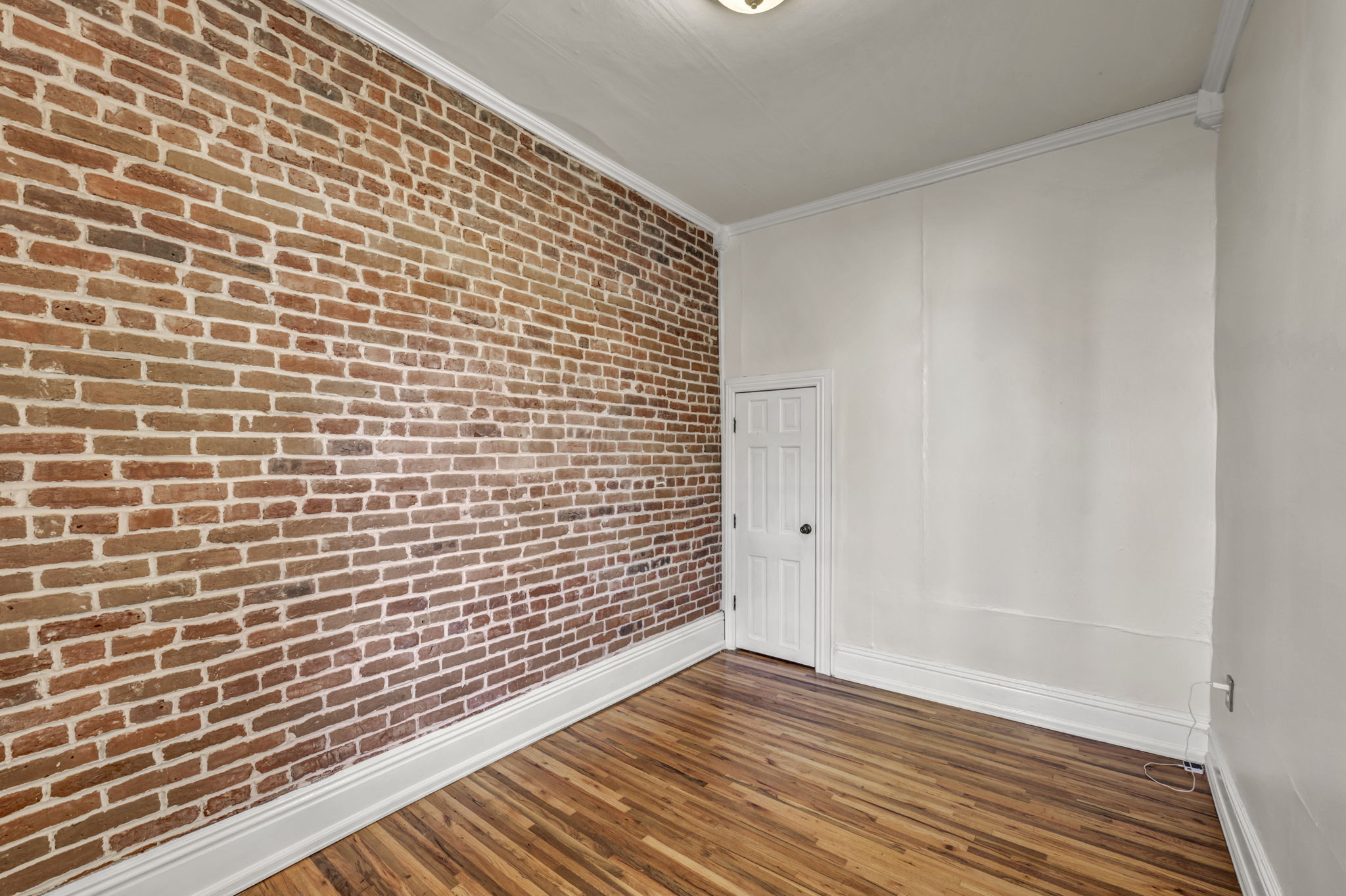 26-web-or-mls-_NIC9398_399_400_401_402