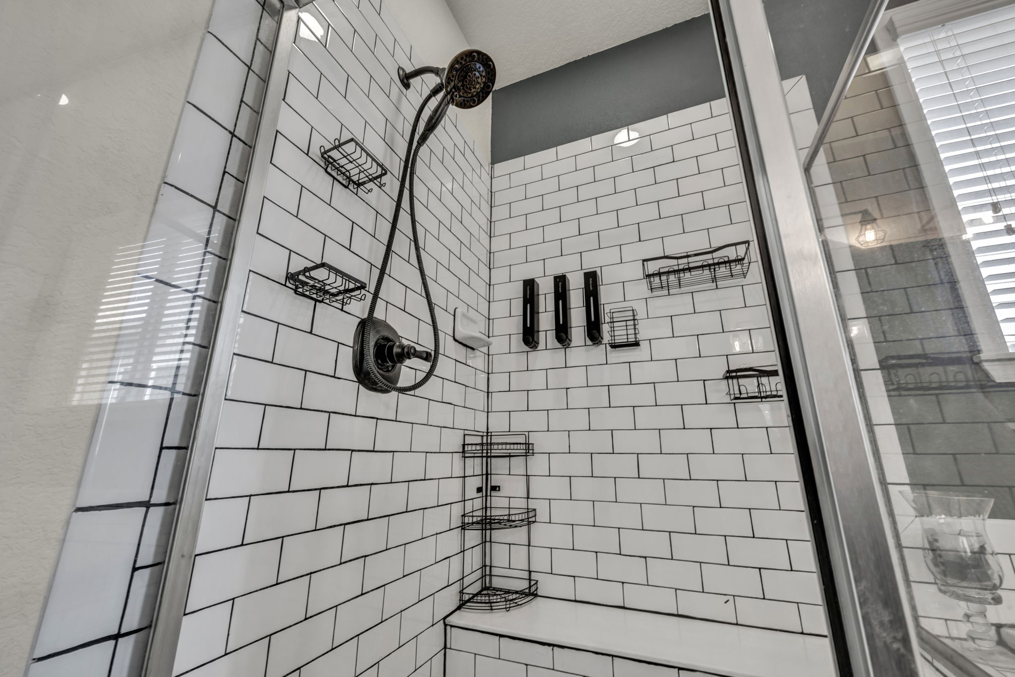 44-web-or-mls-11747 Laredo St (46)