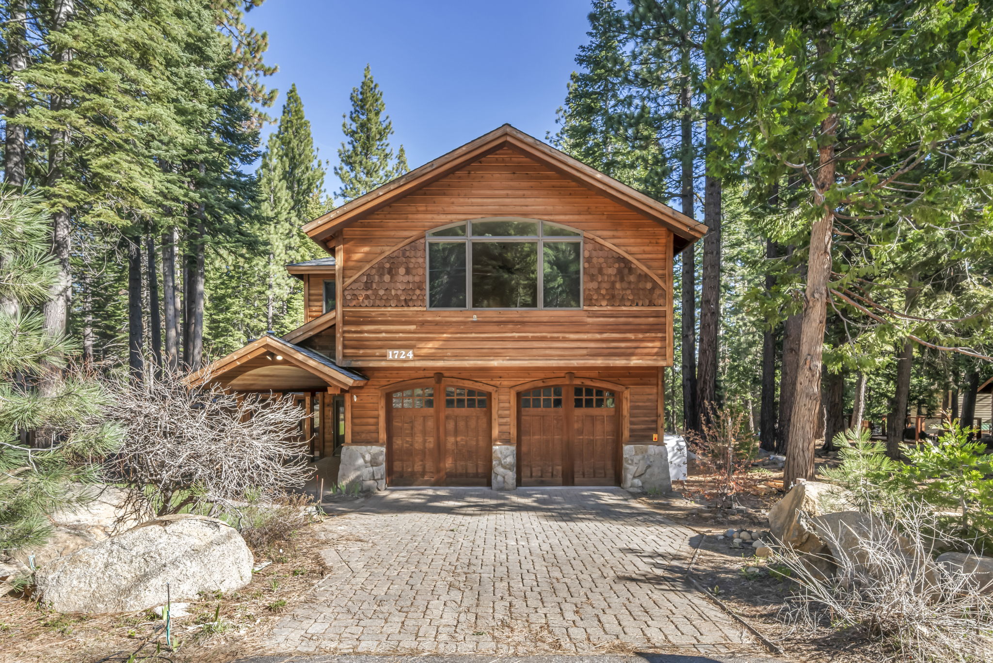 2-web-or-mls-1724-mohican-dr