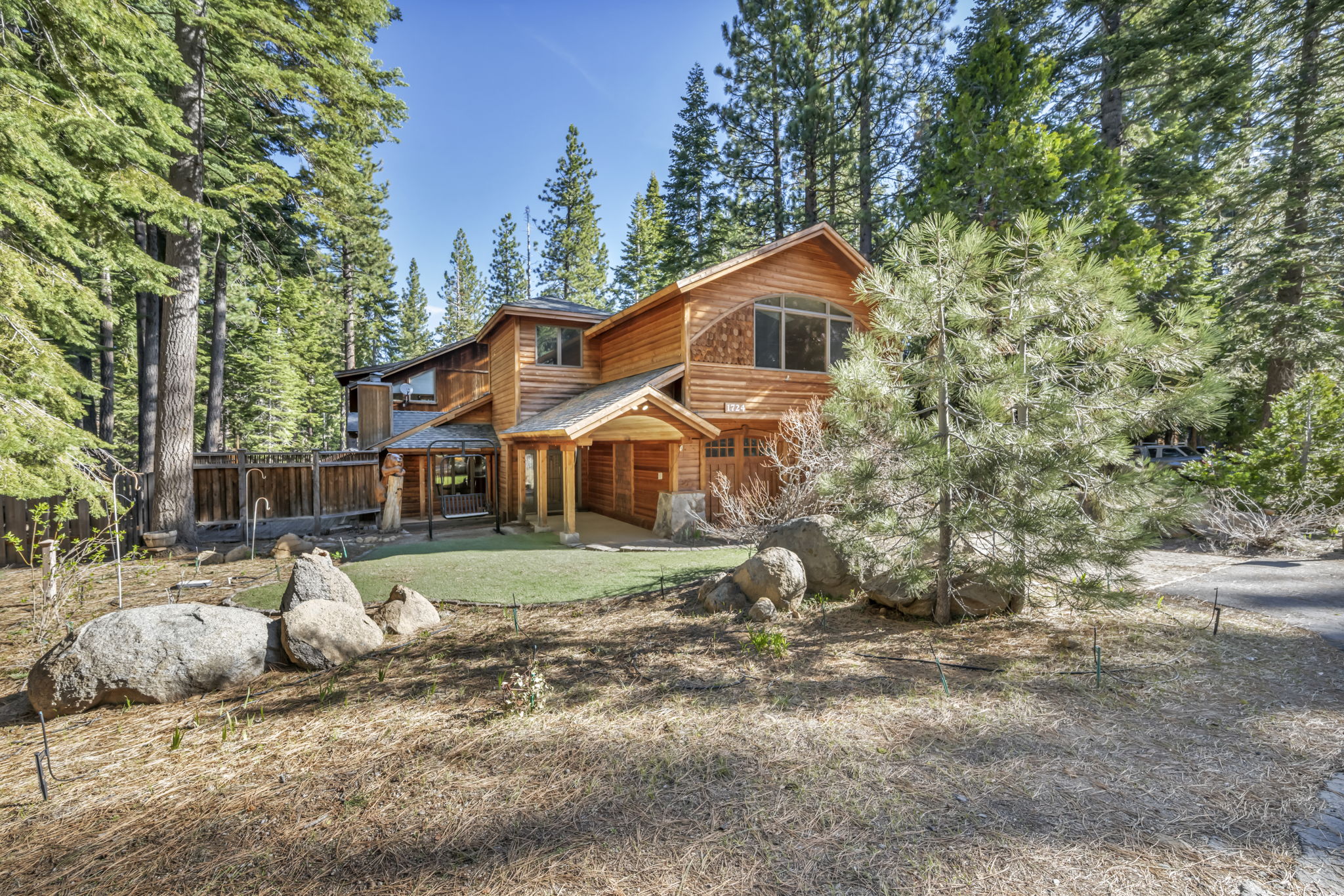 8-web-or-mls-1724-mohican-dr